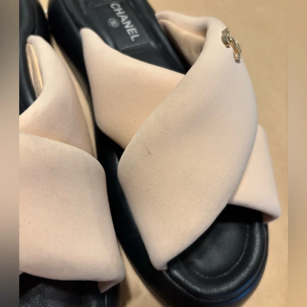 Chanel Cream and Black Quilted Sandals‎